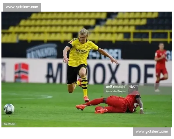 看完这场比赛，我才明白真正的战术，是这样“降维打击”的！